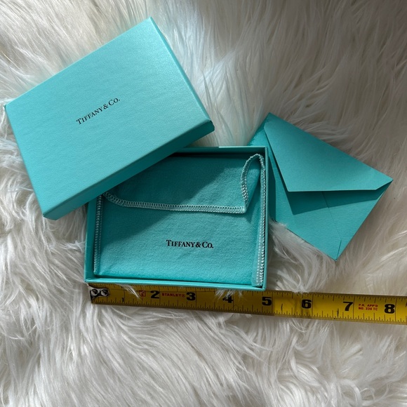 Tiffany and louis vuitton gift boxes - Picture 3 of 3